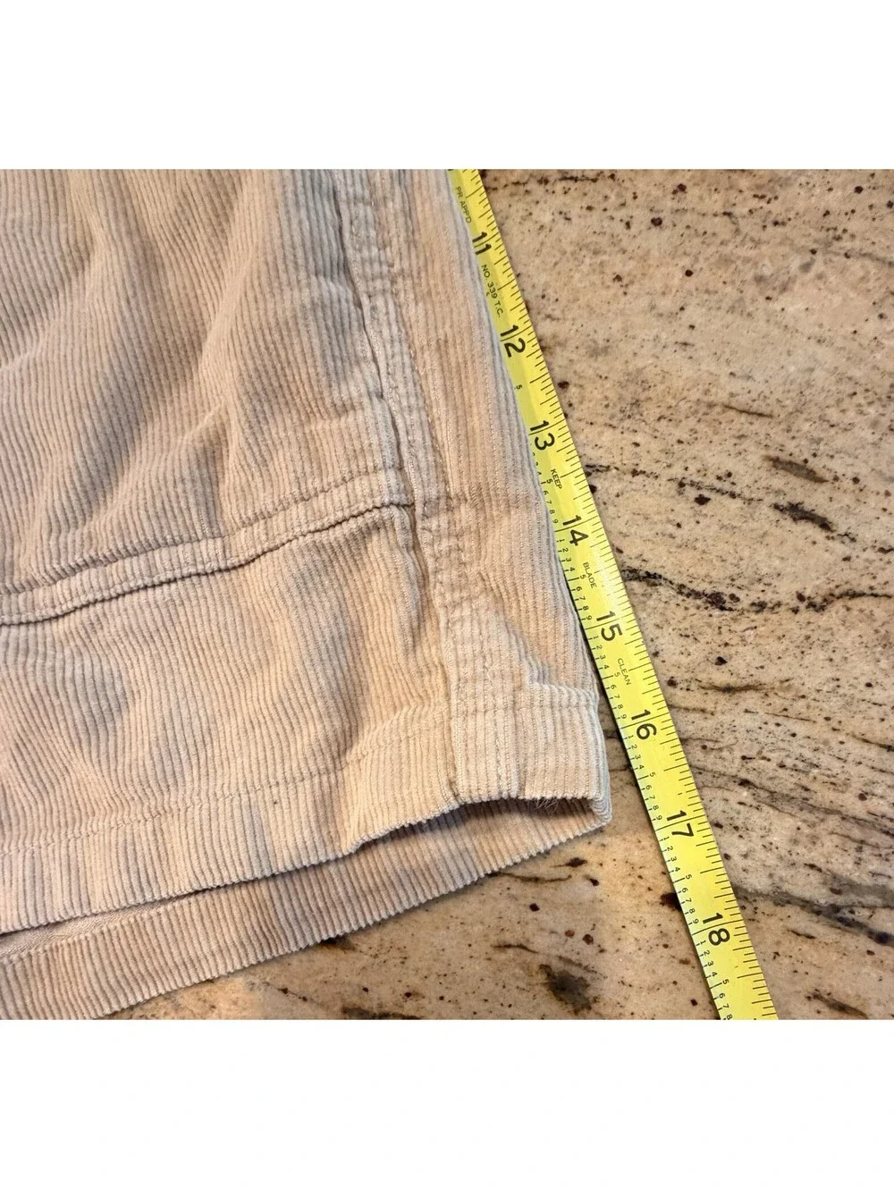 Patagonia Men's Organic Cotton Corduroy Utility Shorts Tan Style #5725 Sz 32